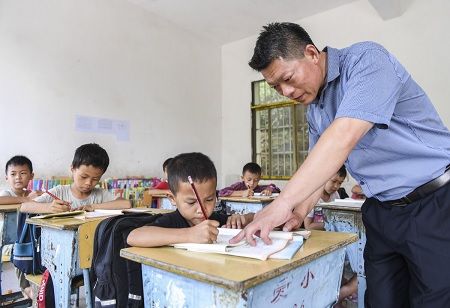 China to Rehire 7000 Retired Teachers for Rural Schools